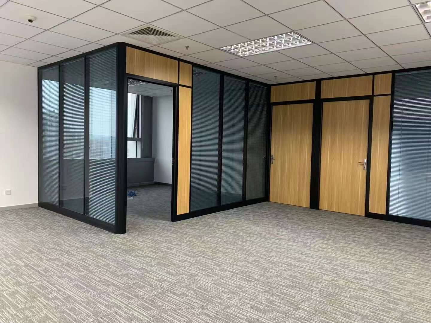 办公高隔间 经理室实景